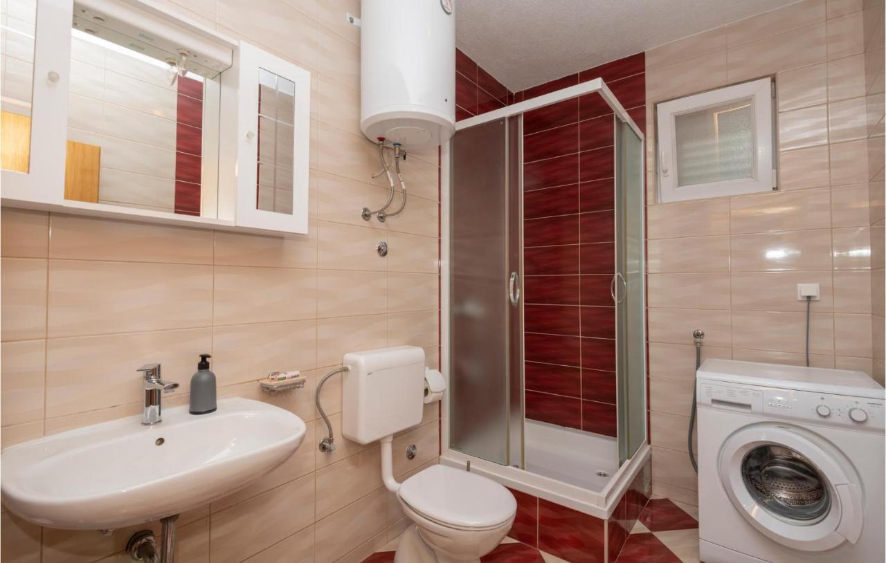 Nice Apartment In Makarska With Wifi Exterior foto