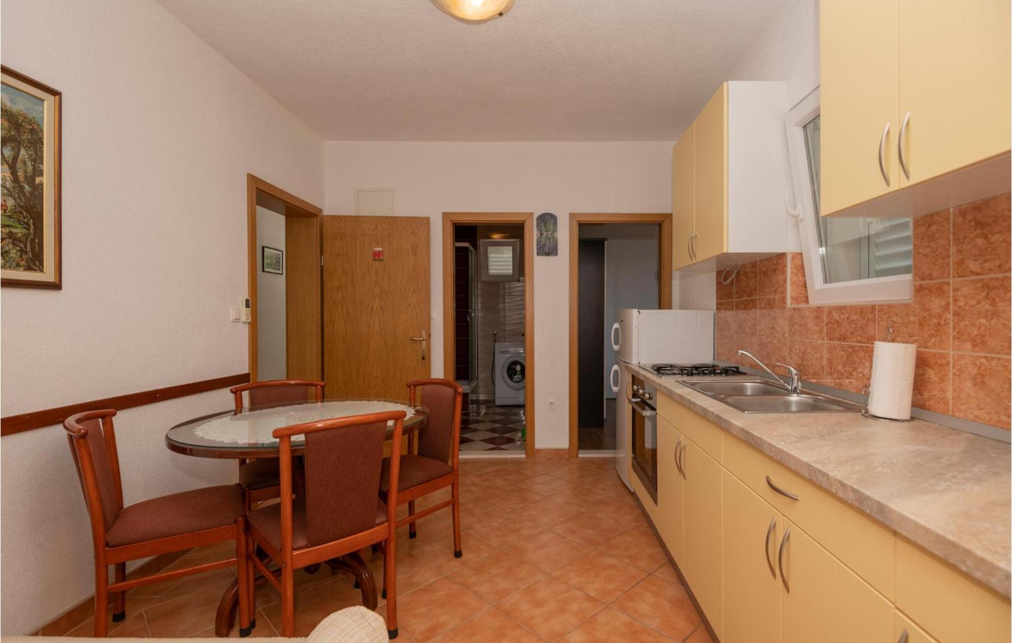 Nice Apartment In Makarska With Wifi Exterior foto