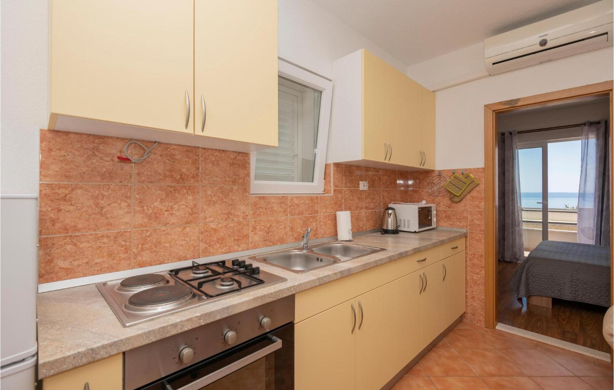 Nice Apartment In Makarska With Wifi Exterior foto